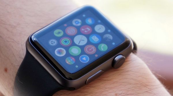 Apple Watch第二代大曝光 或配備FaceTime 攝像頭